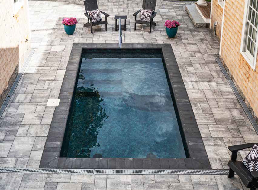 The Entertainer Plunge plunge pool kits feature side by side stairs and tanning ledge. This small pool design is what you need to relax and catch some rays